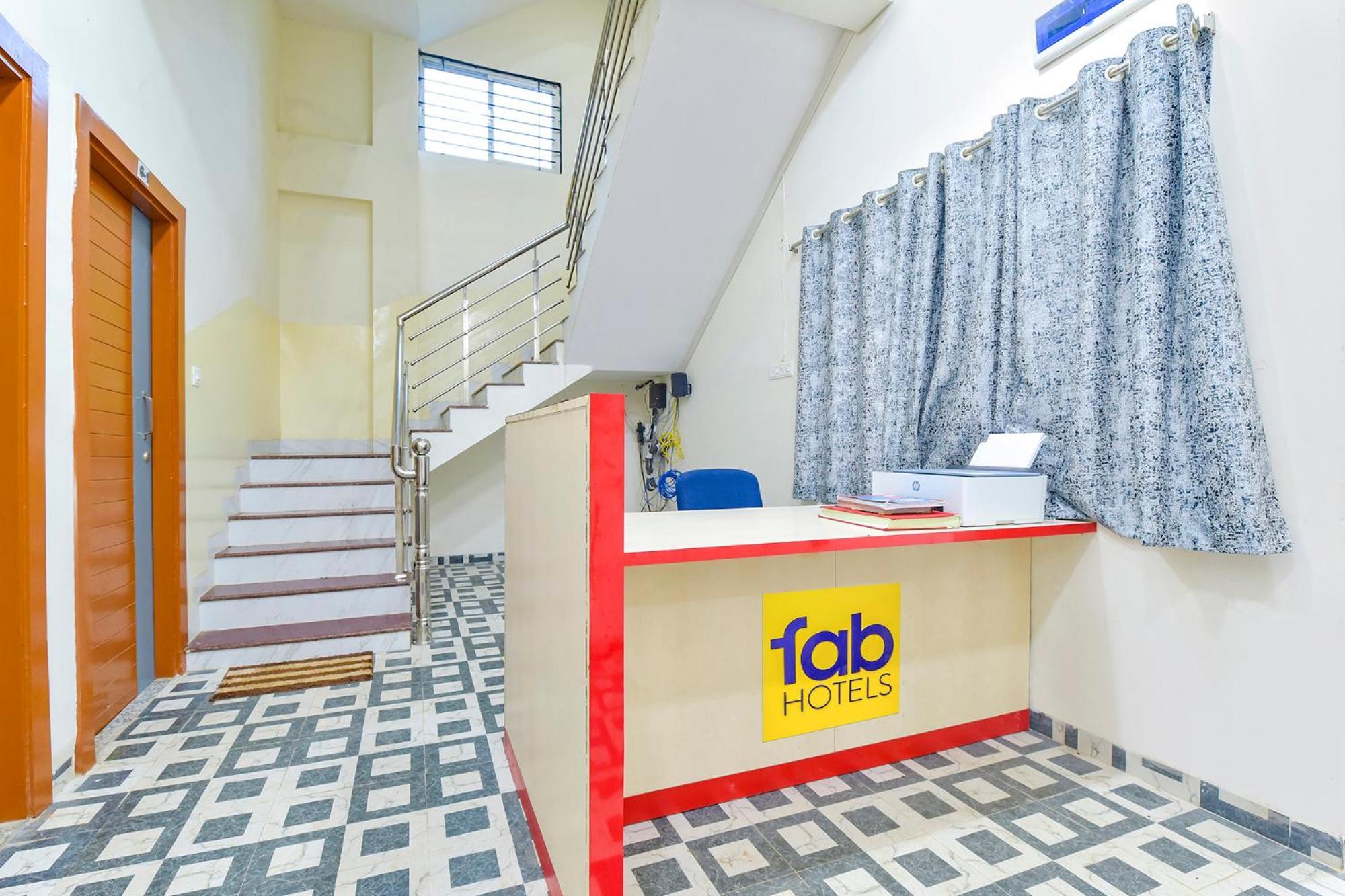 Fabhotel Grand Embassy Indore Exteriör bild