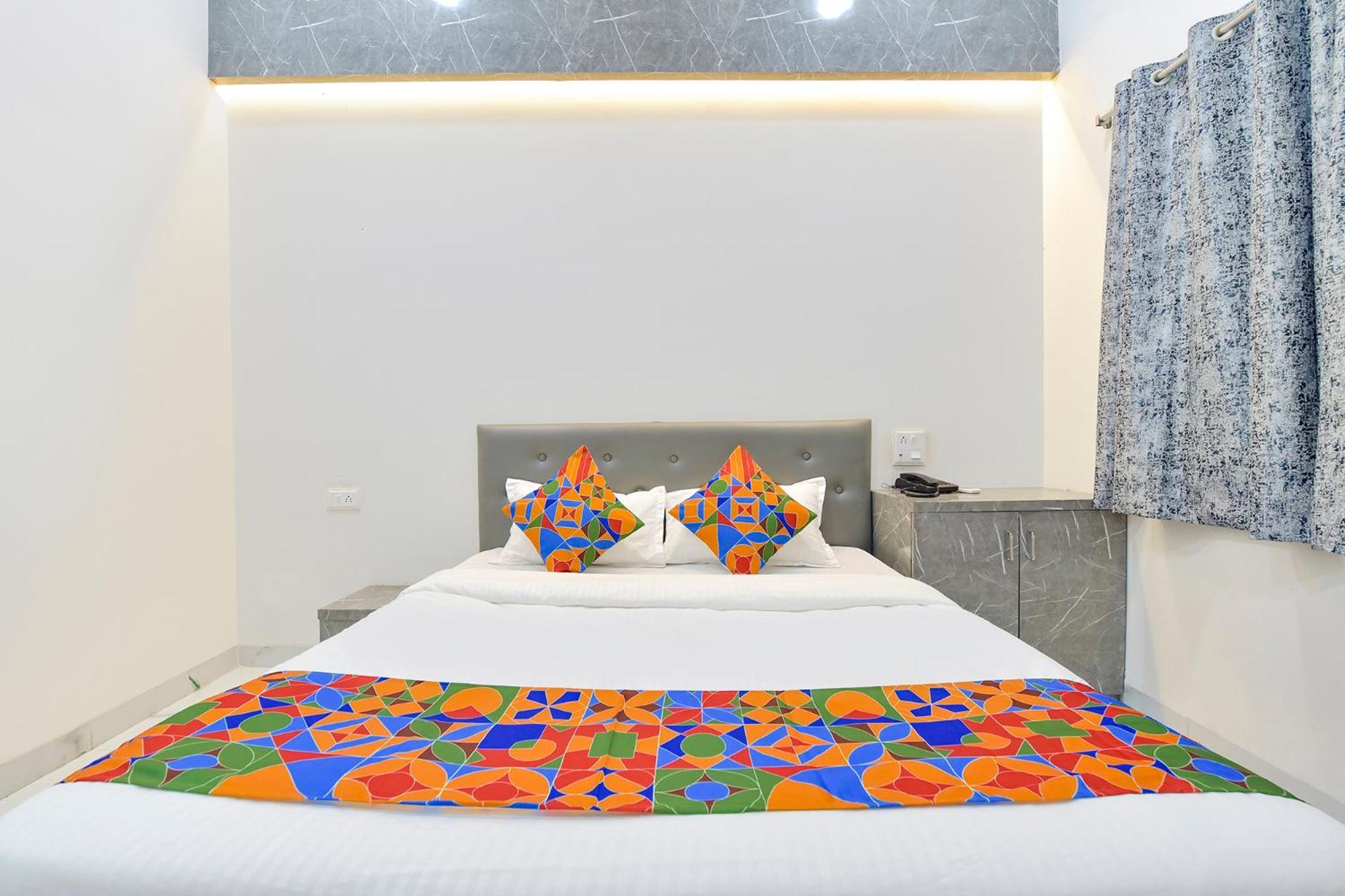 Fabhotel Grand Embassy Indore Exteriör bild