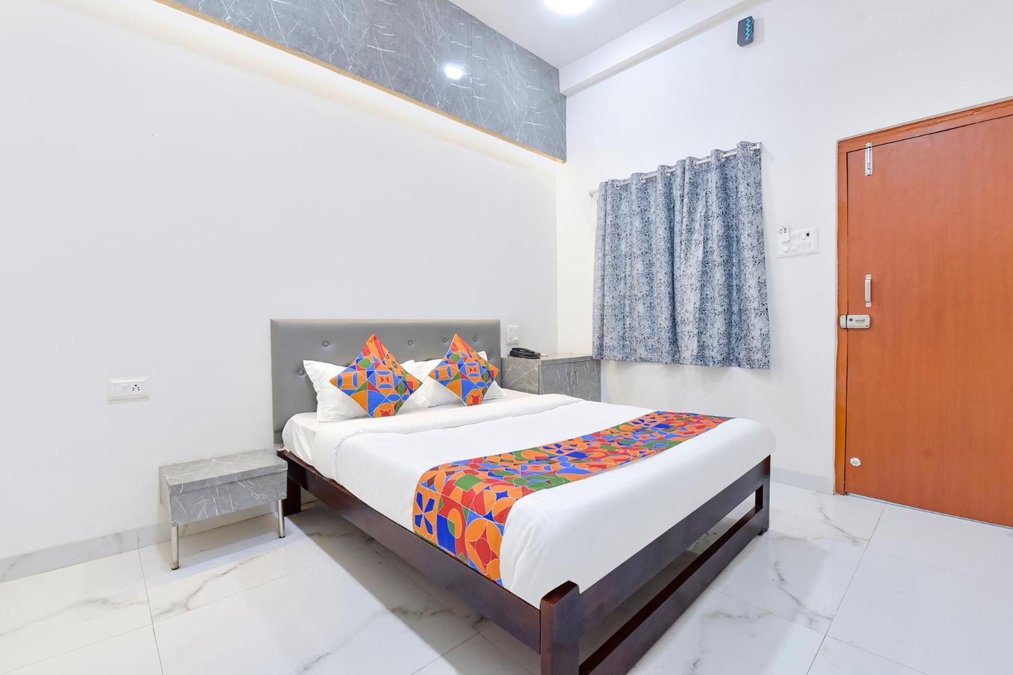Fabhotel Grand Embassy Indore Exteriör bild