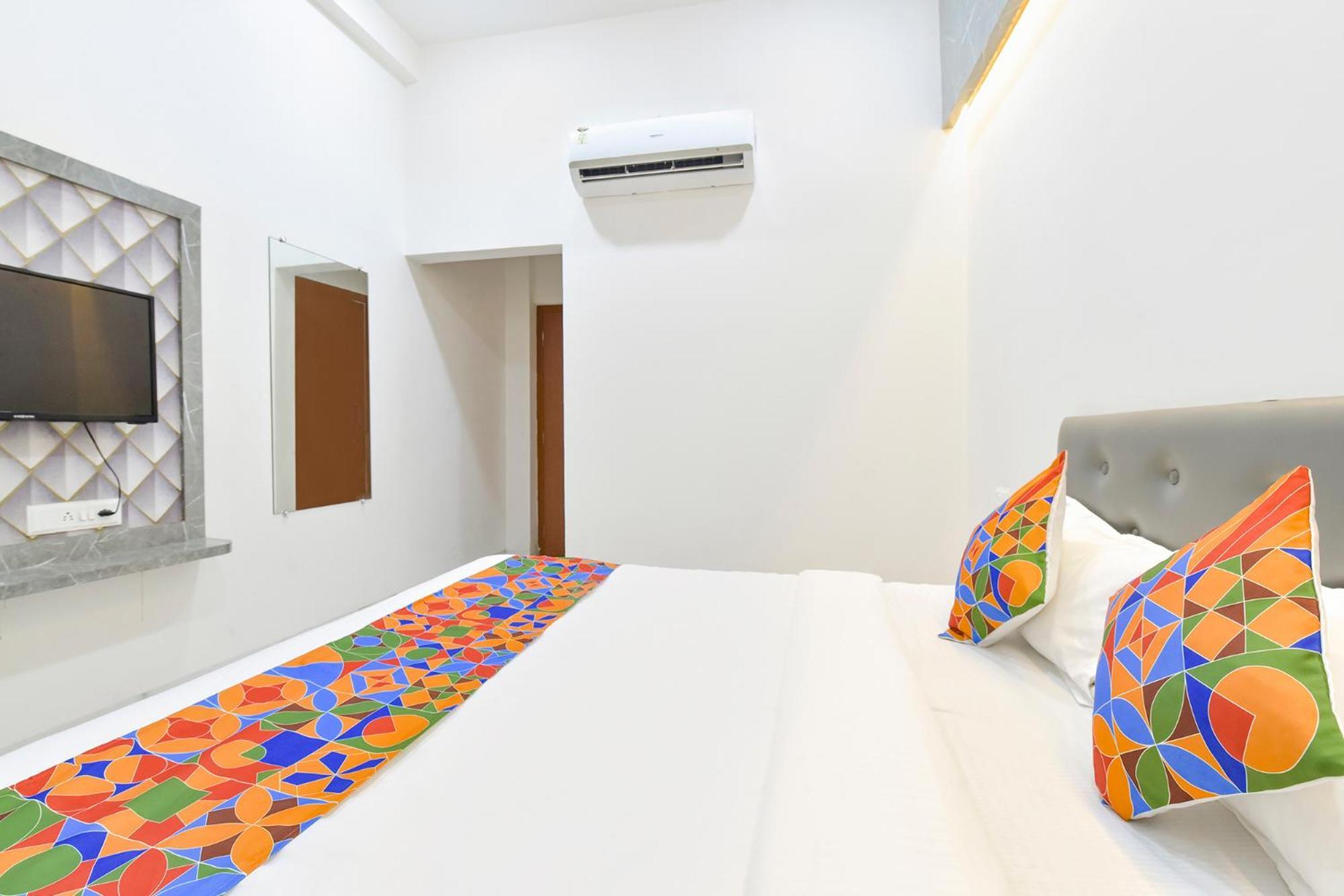 Fabhotel Grand Embassy Indore Exteriör bild