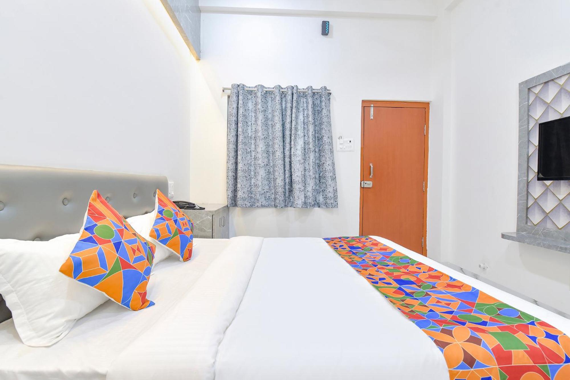Fabhotel Grand Embassy Indore Exteriör bild