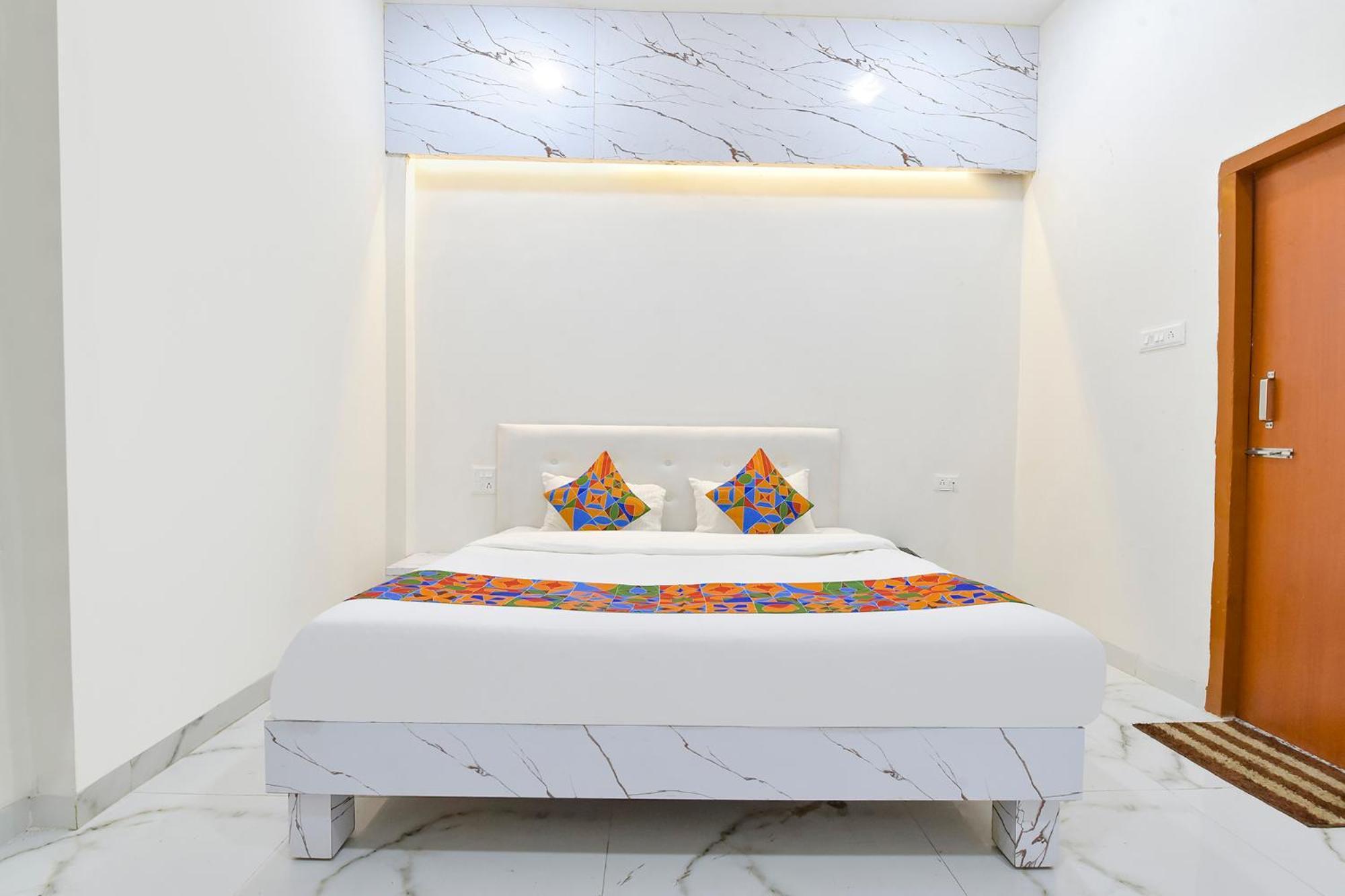 Fabhotel Grand Embassy Indore Exteriör bild