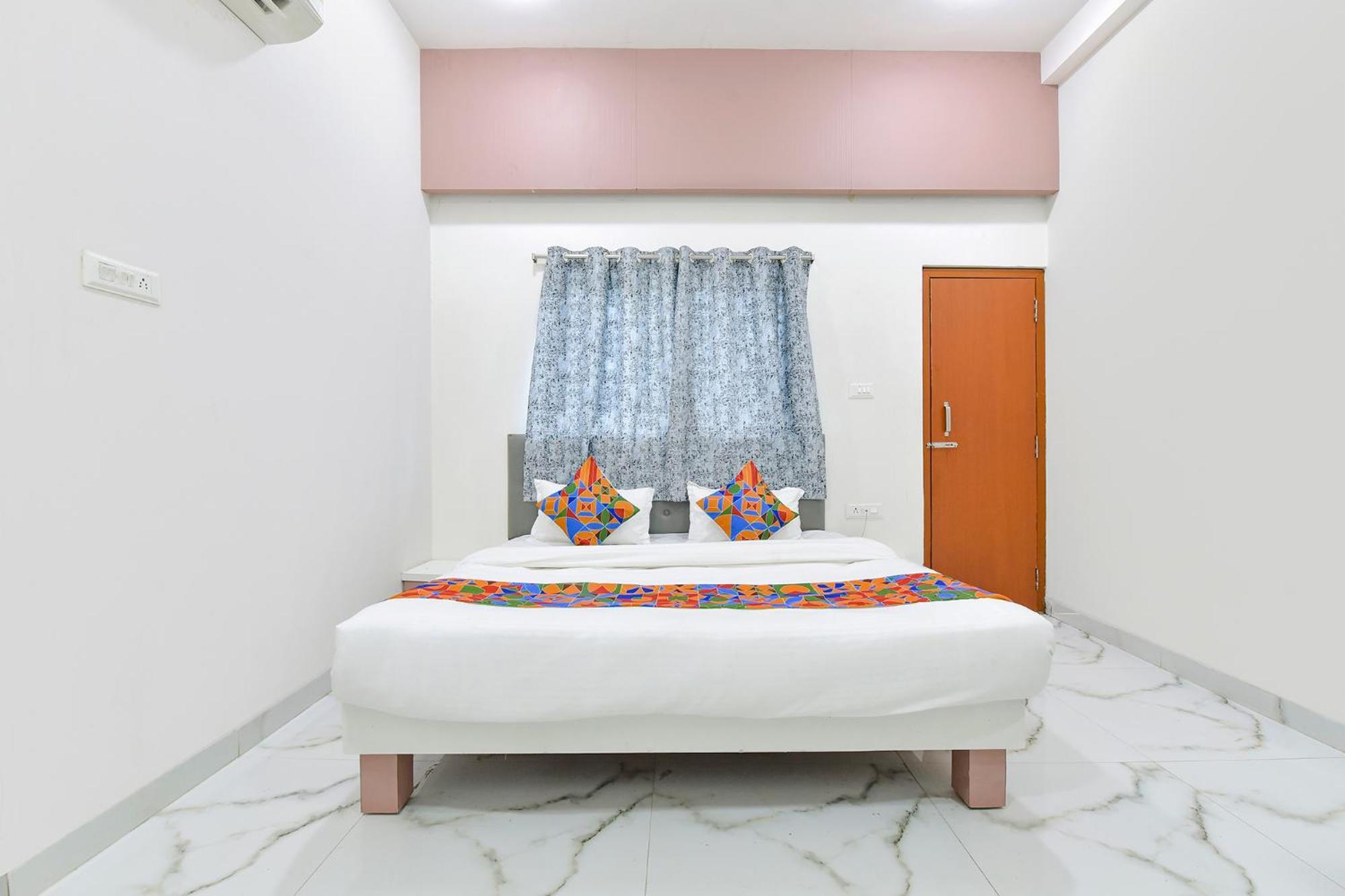 Fabhotel Grand Embassy Indore Exteriör bild